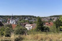 Taunus: Blick auf Schloßborn im Taunus - Foto: Stefan Frerichs / RheinWanderer.de