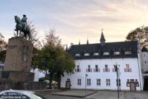 Niederrhein: Großer-Kurfürst-Denkmal + Marstall in Kleve - Foto: Stefan Frerichs / RheinWanderer.de