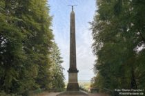 Niederrhein: Obelisk am Kupfernen Knopf bei Kleve - Foto: Stefan Frerichs / RheinWanderer.de