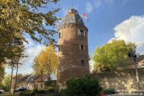 Niederrhein: Mühlenturm an der Stadtmauer in Kranenburg - Foto: Stefan Frerichs / RheinWanderer.de