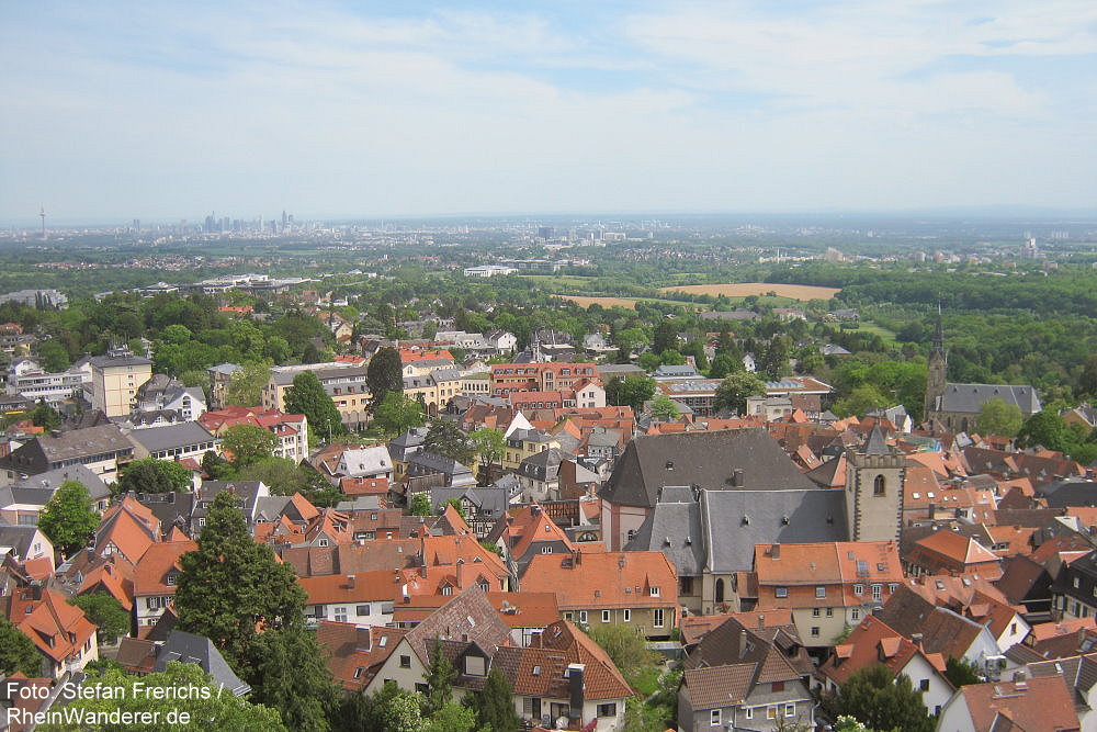 Taunus: Blick von der Burg auf Kronberg - Foto: Stefan Frerichs / RheinWanderer.de