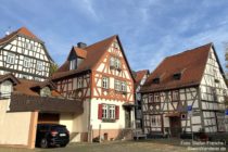 Taunus: Fachwerkhäuser am Tanzhausplatz in Kronberg - Foto: Stefan Frerichs / RheinWanderer.de