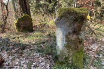 Pfälzerwald: Löffelkreuz und Ritterstein bei Bobenthal - Foto: Stefan Frerichs / RheinWanderer.de