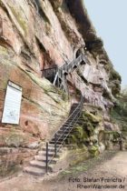 Pfälzerwald: Treppenaufgang zur Ruine Falkenburg bei Wilgartswiesen - Foto: Stefan Frerichs / RheinWanderer.de