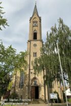 Oberrhein: Sankt-Johannes-Kirche in Sondernheim bei Germersheim - Foto: Stefan Frerichs / RheinWanderer.de