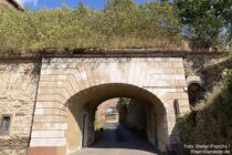 Mittelrhein: Tor der Wache am Helfenstein der Festung Ehrenbreitstein - Foto: Stefan Frerichs / RheinWanderer.de