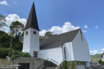 Mosel: Sankt-Jakobus-der-Ältere-Kirche in Kaimt - Foto: Stefan Frerichs / RheinWanderer.de