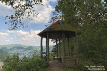 Mosel: Schutzhütte auf dem Leofelsen - Foto: Stefan Frerichs / RheinWanderer.de