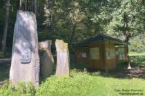 Mittelrhein: Pfadfinderdenkmal im Brexbachtal - Foto: Stefan Frerichs / RheinWanderer.de