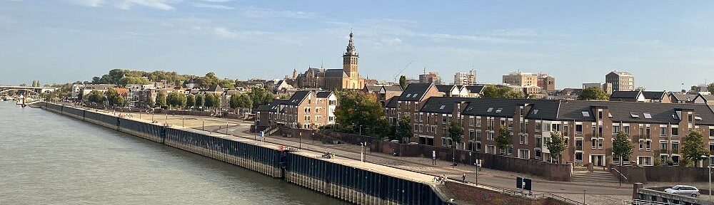 Niederrhein: Blick auf Nijmegen - Foto: Stefan Frerichs / RheinWanderer.de