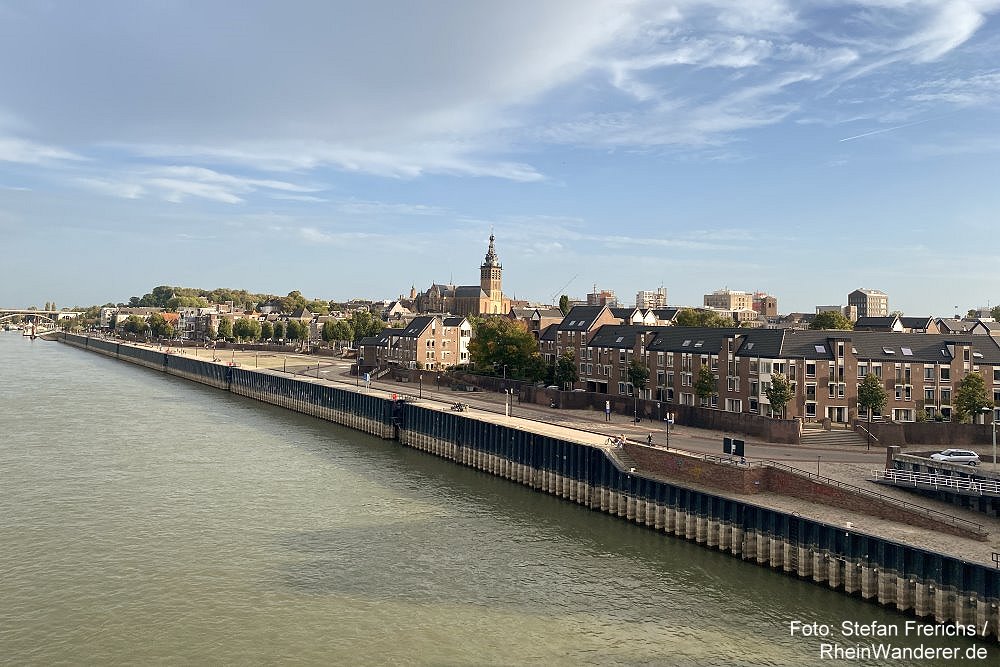 Niederrhein: Blick auf Nijmegen - Foto: Stefan Frerichs / RheinWanderer.de