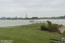 Deltarhein: Blick auf die Waal bei Dodewaard - Foto: Stefan Frerichs / RheinWanderer.de