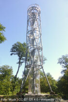 Taunus: Atzelbergturm bei Eppenhain - Foto: Muck / CC BY-SA 4.0 / Wikipedia