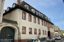 Inselrhein: Stadioner Hof in Niederwalluf im Rheingau - Foto: Stefan Frerichs / RheinWanderer.de