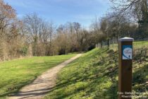 Inselrhein: Wanderweg im Wallufbachtal im Rheingau - Foto: Stefan Frerichs / RheinWanderer.de