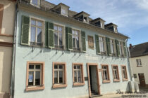 Inselrhein: Rathaus am Marktplatz in Eltville-Erbach im Rheingau - Foto: Stefan Frerichs / RheinWanderer.de