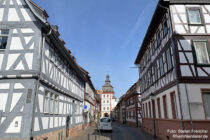 Main: Gasse zum Steinheimer Tor in Seligenstadt - Foto: Stefan Frerichs / RheinWanderer.de