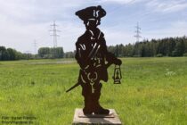 Main: Skulptur Roter Engländer bei Dettingen - Foto: Stefan Frerichs / RheinWanderer.de