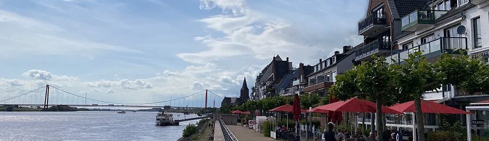 Niederrhein: Rheinpromenade in Emmerich - Foto: Stefan Frerichs / RheinWanderer.de