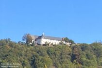 Main: Blick auf Kloster Engelberg bei Großheubach - Foto: Stefan Frerichs / RheinWanderer.de