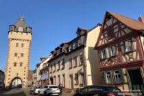 Main: Würzburger Tor in Miltenberg - Foto: Stefan Frerichs / RheinWanderer.de