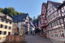Main: Fachwerkhäuser am Marktplatz von Miltenberg - Foto Stefan Frerichs / RheinWanderer.de