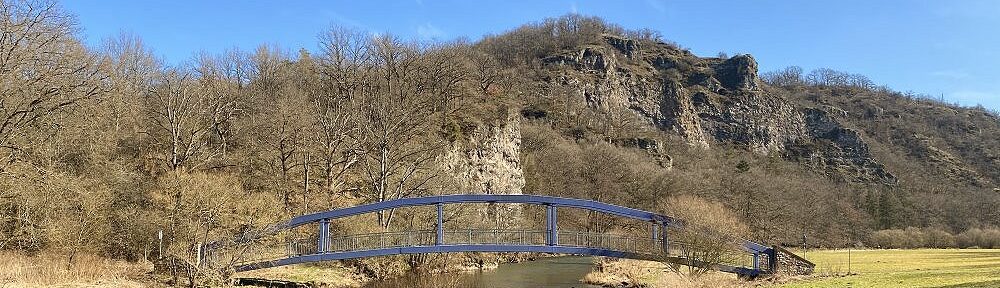Nahe: Blick auf Brücke Blaues Wunder und Krechelsfels - Foto: Stefan Frerichs / RheinWanderer.de