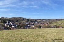 Spessart: Blick zurück auf Rothenbuch - Foto: Stefan Frerichs / RheinWanderer.de