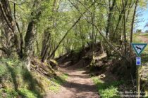 Spessart: Oberer Eingang zum Hohlweg Klapper bei Lohr am Main - Foto: Stefan Frerichs / RheinWanderer.de