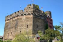 Mittelrhein: Schildmauer der Schönburg bei Oberwesel - Foto: Stefan Frerichs / RheinWanderer.de