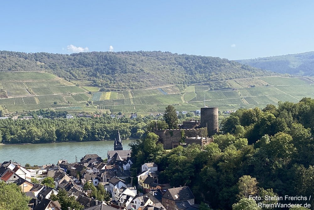 Mittelrhein: Blick auf die Heimburg und Niederheimbach - Foto: Stefan Frerichs / RheinWanderer.de