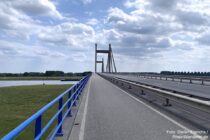 Deltarhein: Wanderweg auf Prinz-Willem-Alexander-Brücke - Foto: Stefan Frerichs / RheinWanderer.de