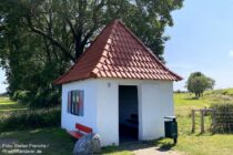 Niederrhein: Schutzhütte beim Uferhof - Foto: Stefan Frerichs / RheinWanderer.de