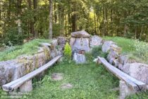 Spessart: Mariengrotte am Waldrand beim Kirchberg - Foto: Stefan Frerichs / RheinWanderer.de