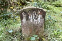 Spessart: Grenzstein von 1813 im Eichermichtal - Foto: Stefan Frerichs / RheinWanderer.de