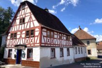 Spessart: Historisches Gasthaus Schwarzer Adler am Ortseingang von Hain - Foto: Stefan Frerichs / RheinWanderer.de