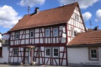 Spessart: Historisches Gasthaus Spessarttor am Ortseingang von Hain - Foto: Stefan Frerichs / RheinWanderer.de