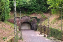 Spessart: Nordostportal des Schwarzkopftunnels bei Heigenbrücken - Foto: Stefan Frerichs / RheinWanderer.de