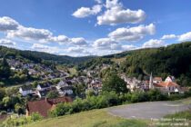Spessart: Blick auf Heigenbrücken - Foto: Stefan Frerichs / RheinWanderer.de