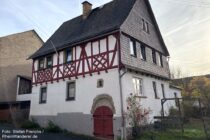 Mittelrhein: Fachwerkhaus von 1585 in Patersberg - Foto: Stefan Frerichs / RheinWanderer.de