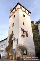 Mittelrhein: Viereckiger Turm in Sankt Goarshausen - Foto: Stefan Frerichs / RheinWanderer.de