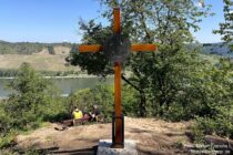 Mittelrhein: Gipfelkreuz bei Osterspai - Foto: Stefan Frerichs / RheinWanderer.de