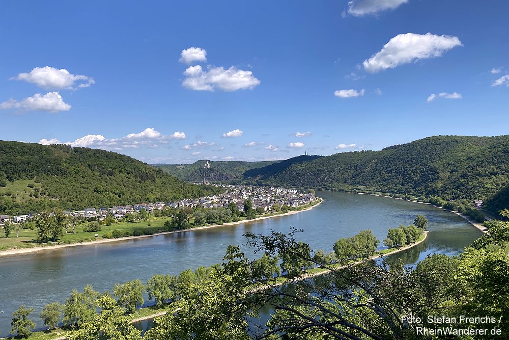Mittelrhein: Blick von Kipplei-Spitze rheinabwärts auf Spay und die Marksburg - Foto: Stefan Frerichs / RheinWanderer.de