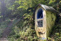 Mittelrhein: Bildstock am alten Pilgerweg am unteren Hinnerscht Bach - Foto: Stefan Frerichs / RheinWanderer.de