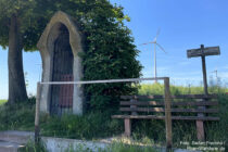 Oberrhein: Heiligenhäuschen bei Alsheim - Foto: Stefan Frerichs / RheinWanderer.de