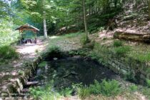 Main: Seebrünnle mit Rastplatz bei Freudenberg - Foto: Stefan Frerichs / RheinWanderer.de