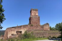 Main: Südseite der Freudenburg bei Freudenberg - Foto: Stefan Frerichs / RheinWanderer.de