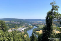 Main: Blick ins Maintal auf Stadtprozelten und Mondfeld - Foto: Stefan Frerichs / RheinWanderer.de