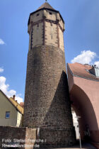 Main: Spitzer Turm in Wertheim - Foto: Stefan Frerichs / RheinWanderer.de