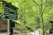 Sächsische Schweiz: Wanderwegweiser im Uttewalder Grund - Foto: Stefan Frerichs / RheinWanderer.de